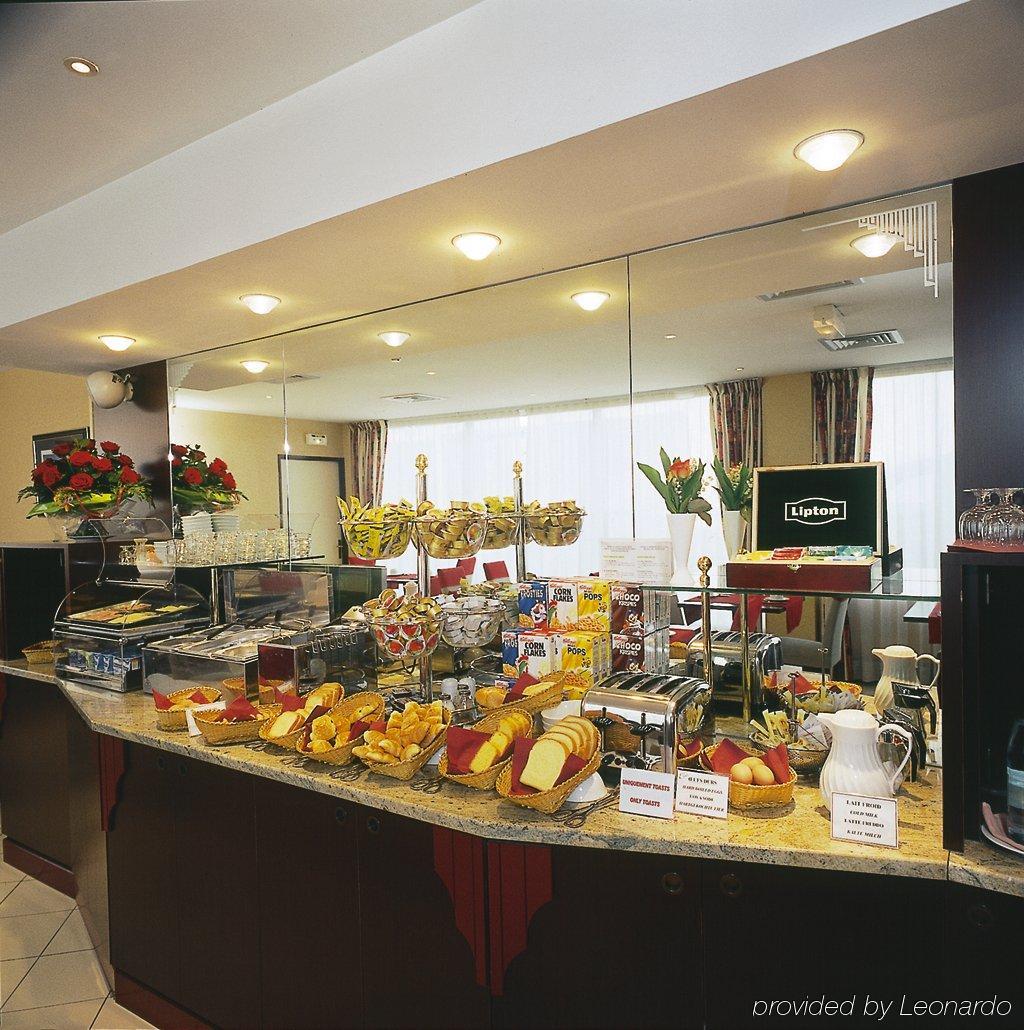 Mercure Saint Raphael Centre Plage Restaurant bilde